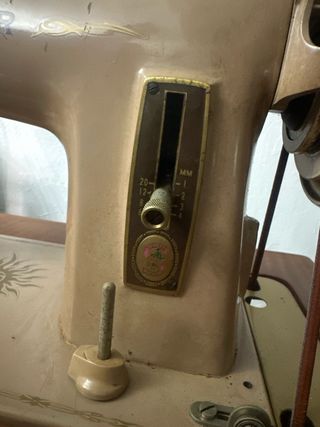 Máquina de coser Singer antigua