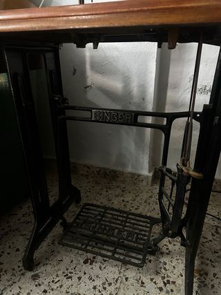 Máquina de coser Singer antigua