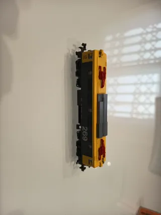 Locomotora 269, vagón mercancía, grúa y vagón