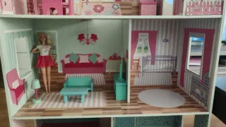Casa de muñecas Barbie con muebles