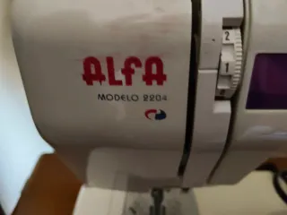 Máquina de coser Alfa 2204