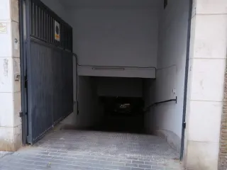 Alquilo plaza de garaje para moto.