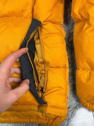 The North Face Puffer 700 Amarillo Negro Hombre