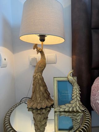 Lámpara y marco de fotos