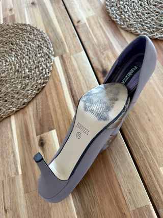 Zapatos de tacón Furiezza beige y morado