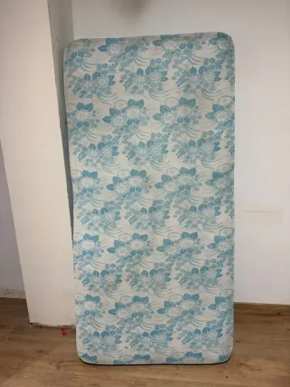 Colchón con estampado floral