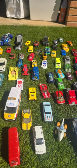 Lote de coches de juguete