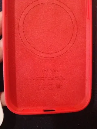 Funda Silicona Roja iPhone 14 Pro MagSafe