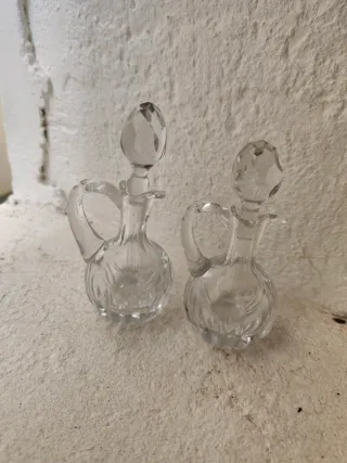 Vinagrera antigua de plata y cristal