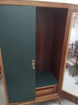 Armario antiguo madera 2 cuerpos espejo