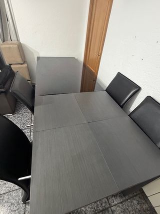 Mesa de comedor de cristal negra