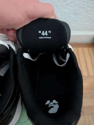 Off-White Zapatillas Blancas y Negras Talla 44