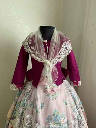 Pack completo fallera niña y chaleco a conjunto.