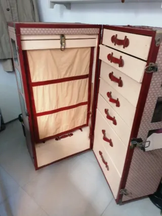 Baúl ropero Salvador Bachiller