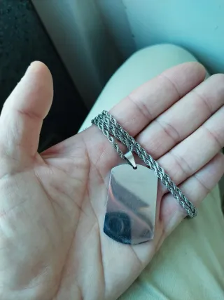 Cadena de acero con colgante