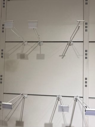 Barra colgar con porta precio