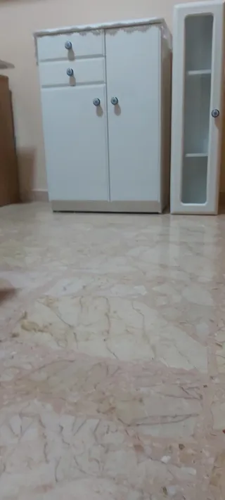 Conjunto de baño blanco y azul