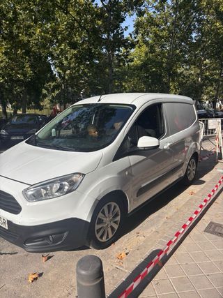Ford Transit Courier 2016
