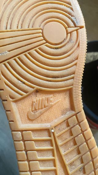 Zapatilla Jordan Air 1 Mid Roja y Negra