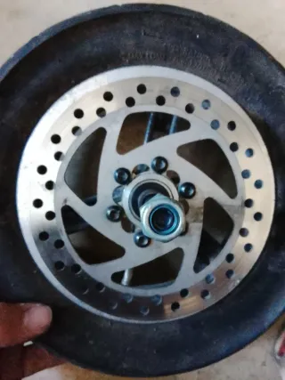 Rueda patín eléctrico con disco freno