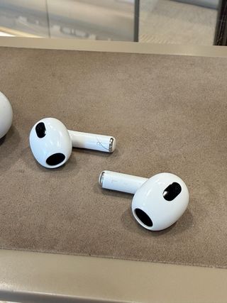 Airpods 3 Lightning