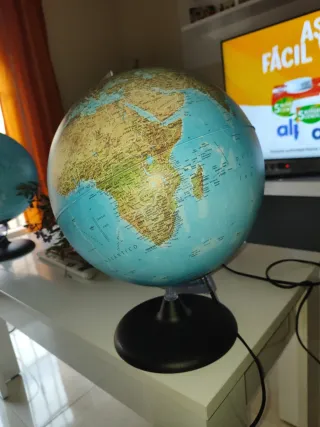 Globo terráqueo educativo