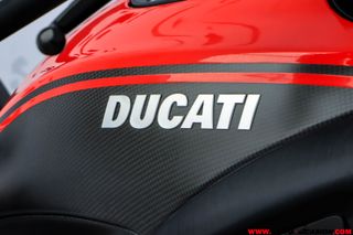 DUCATI DIAVEL CARBON