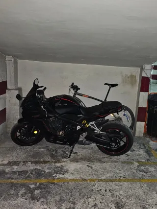 ALQUILAR PLAZA DE GARAJE PARA MOTO