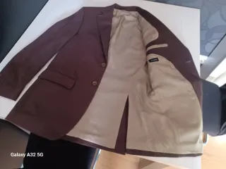 Americana de hombre marrón