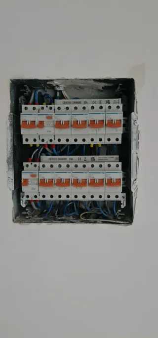 Electricidad, fontanería y mantenimiento