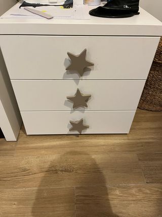 Mesita 3 cajones estrella + baldas