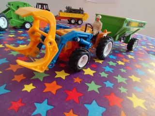 Tractor de juguete