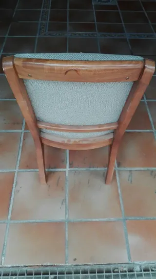 Silla madera antigua blanca