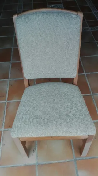 Silla madera antigua blanca