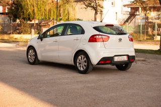 Kia Rio 1.2 CVVT 84CV Concept