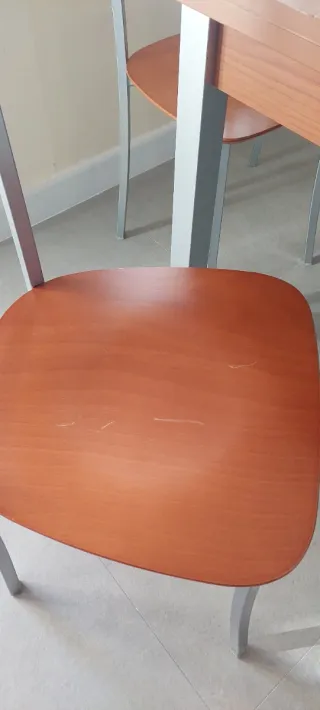 Mesa cocina extensible madera-cristal y 6 sillas