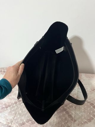 Bolso negro de hombro