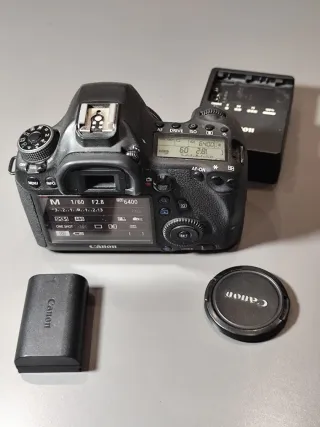 Canon EOS 6D Full Frame + Lente EF 40mm f2.8 STM