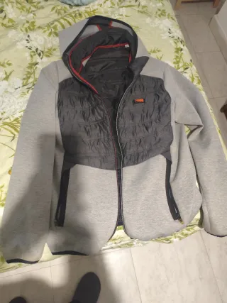 Chaqueta Jack & Jones gris y negra