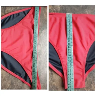 Bikini con volantes y ribetes