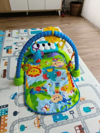 Gimnasio de actividades Piano Fisher Price