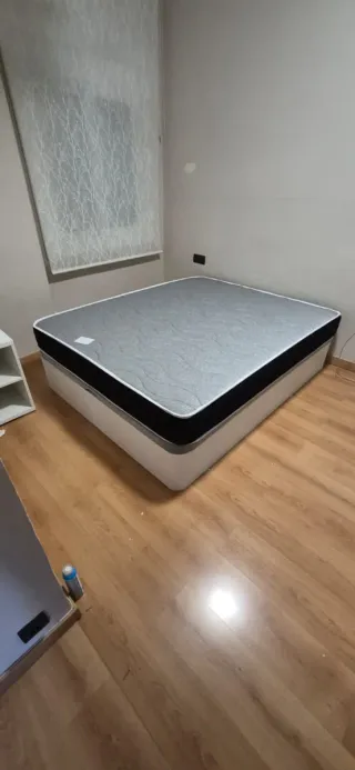 Canapés y colchones nuevos