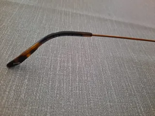 Gafas de sol doradas polarizadas