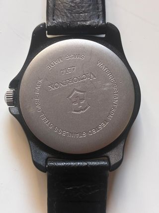 Reloj Victorinox Clásico con Fechador