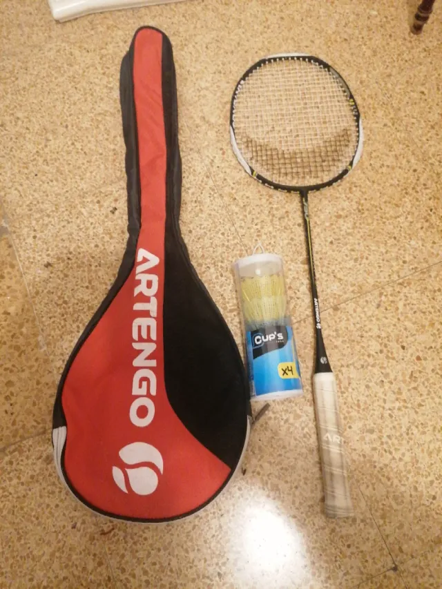 Conjunto Bádminton: Raqueta, Funda y Volantes