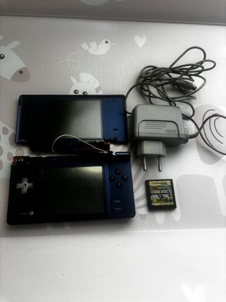 Nintendo DSi Azul + Cargador + Juego