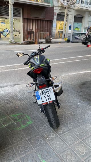 Kawasaki Z125 2022 Negra/Verde 11.000 km