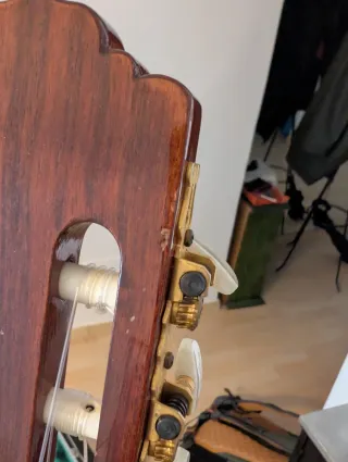 Guitarra Clásica Almansa 434 + Estuche Rígido