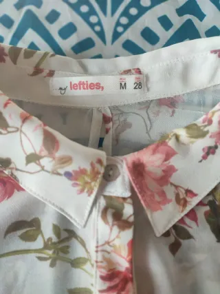 Blusa Lefties floral blanca