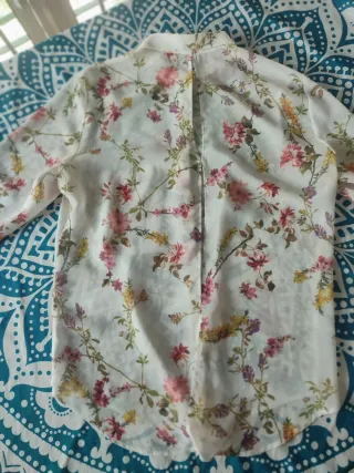 Blusa Lefties floral blanca